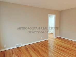 150 Clair St in Garden City, MI - Building Photo - Building Photo