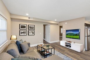 Nine-4-Nine Apartments in Chattanooga, TN - Building Photo