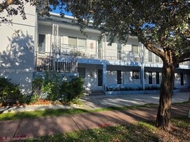 7155 Rue Notre Dame in Miami Beach, FL - Building Photo