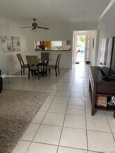 10315 NW 9th St Cir in Miami, FL - Building Photo - Building Photo