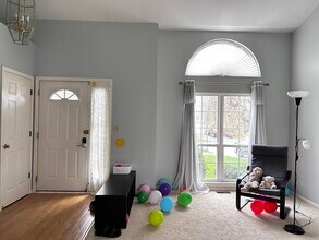 1988 Nutmeg Ln in Naperville, IL - Building Photo - Building Photo