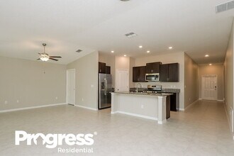 5518 Rainwood Meadows Dr in Apollo Beach, FL - Building Photo - Building Photo