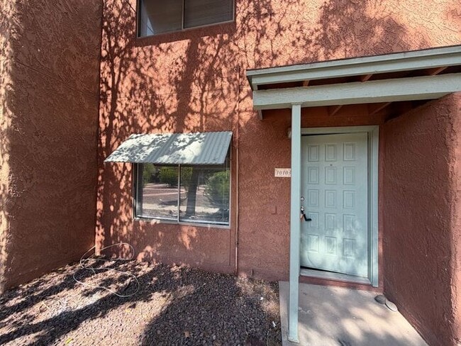 property at 2950 N Alvernon Way