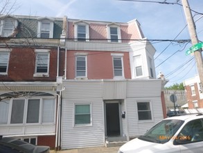 420 W Ruscomb St in Philadelphia, PA - Building Photo - Building Photo