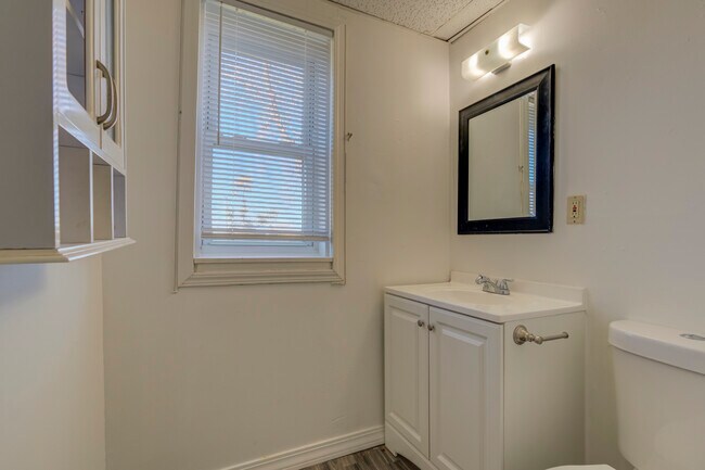 292 Mill St in Ecorse, MI - Building Photo - Interior Photo