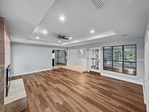 1927 Vista Oaks Dr in Carrollton, TX - Building Photo - Building Photo