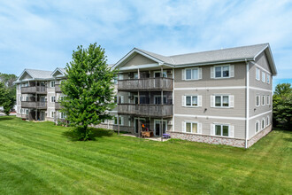 Oak Crossing in Grimes, IA - Foto de edificio - Building Photo