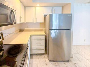 3440 Pinewalk Dr N in Margate, FL - Building Photo - Building Photo