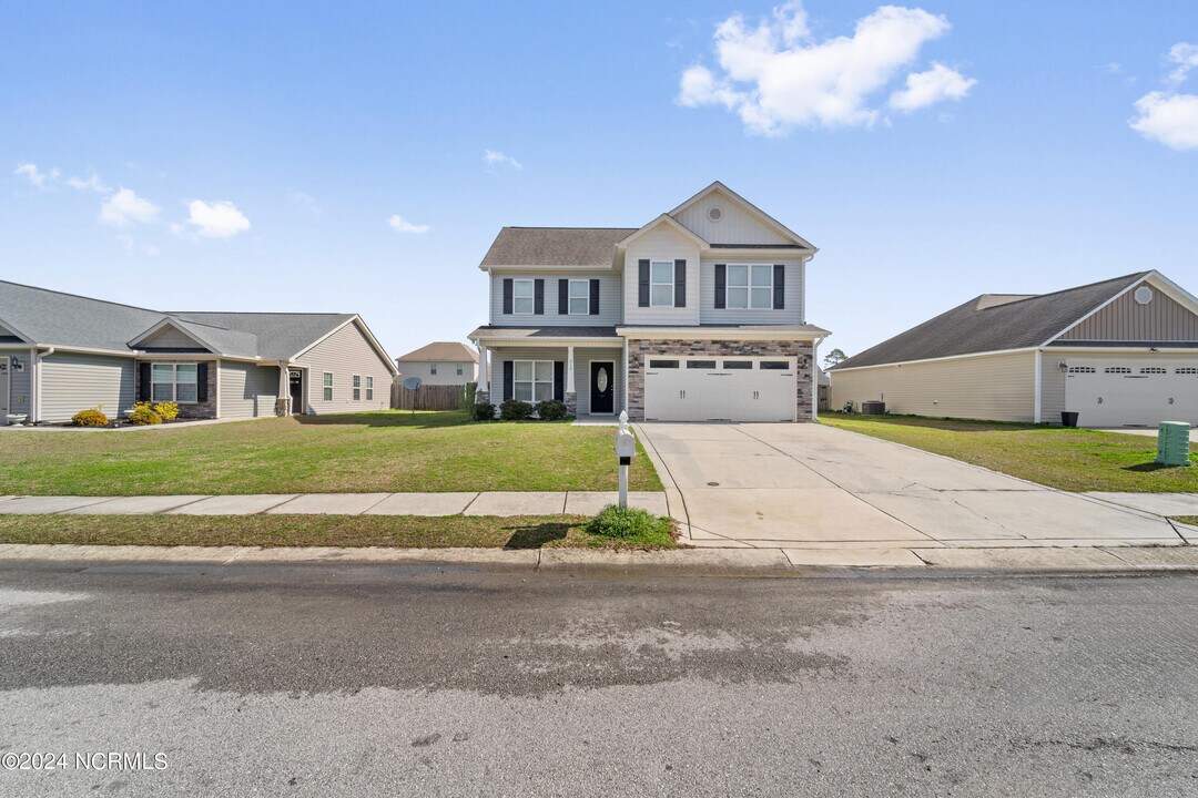 262 Merin Height Rd in Jacksonville, NC - Building Photo