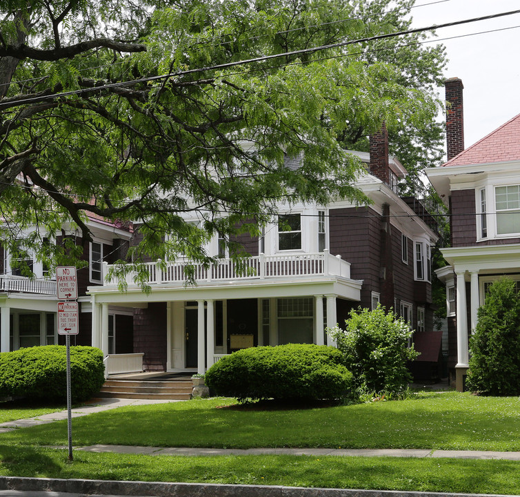 121 S Lake Ave in Albany, NY - Building Photo