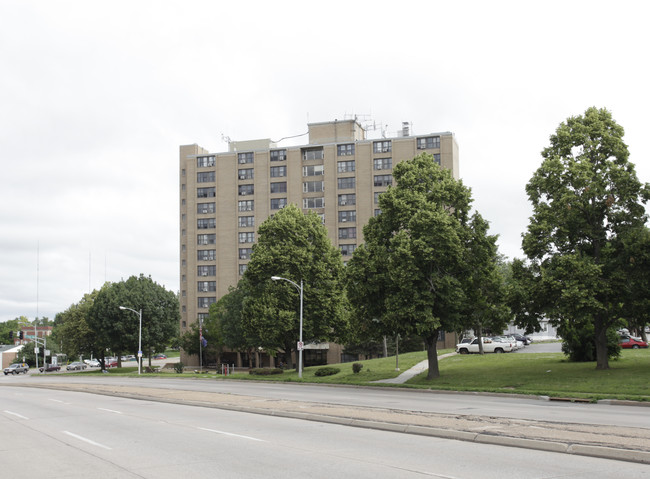 Benson Tower in Omaha, NE - Building Photo - Building Photo