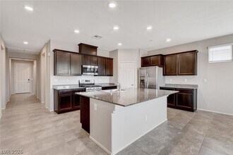 2173 Rio Rancho Pointe Pl in Henderson, NV - Building Photo - Building Photo