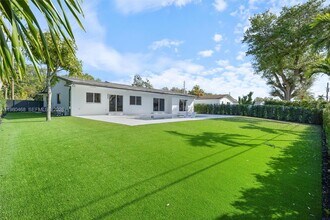 1840 NE 199th St in Miami, FL - Building Photo - Building Photo