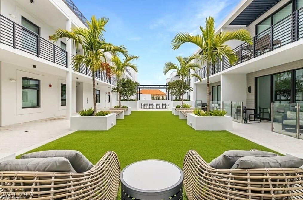 850 Central Ave in Naples, FL - Building Photo