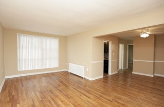 Delwin Apartments in Washington, DC - Building Photo - Interior Photo