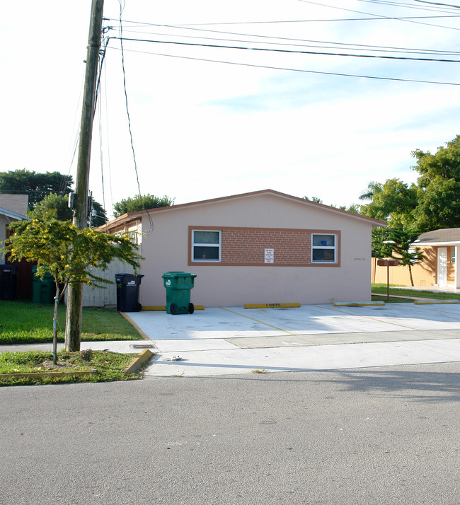 10970-10976 SW 5th St in Miami, FL - Building Photo - Building Photo