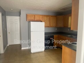115 Kenilworth Ct in Radcliff, KY - Building Photo - Building Photo