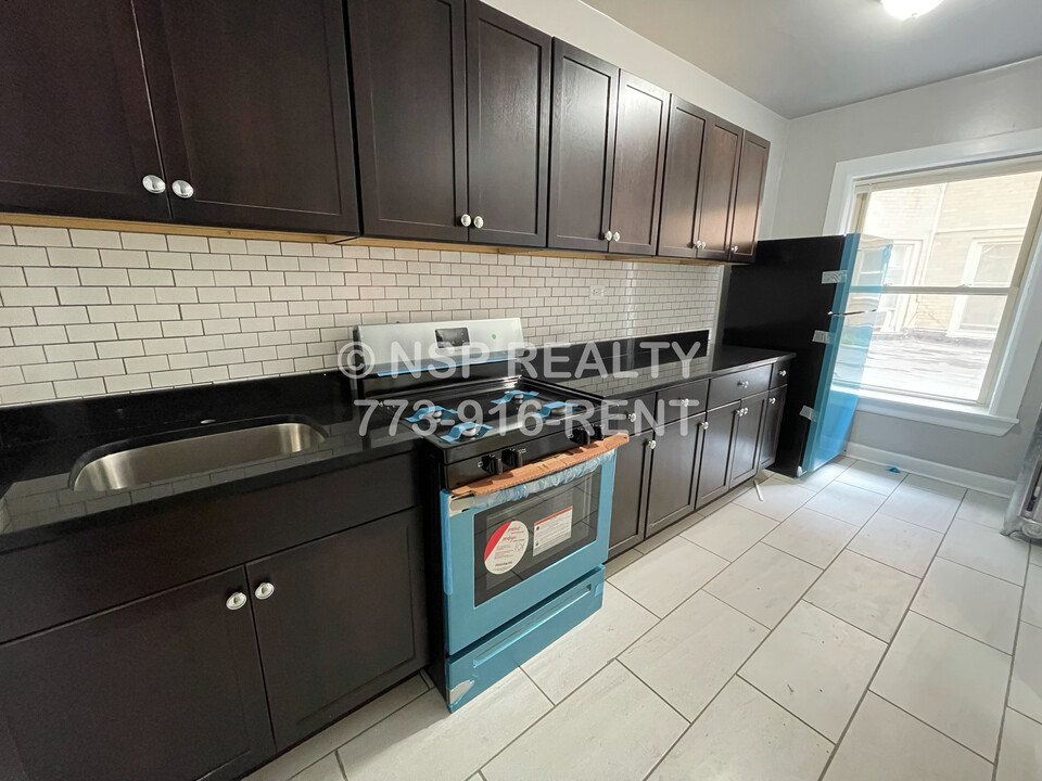 6347 N Magnolia Ave, Unit 3M in Chicago, IL - Building Photo