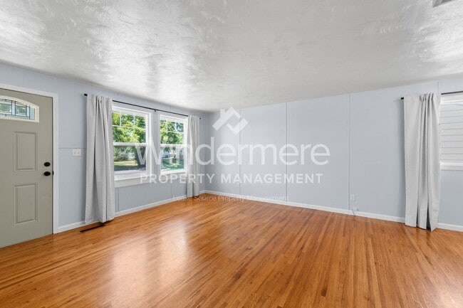 5918 N Lacey St in Spokane, WA - Building Photo - Building Photo