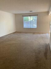 2118-2118 E 8th St in Davis, CA - Foto de edificio - Building Photo