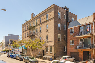 7609 Broadway in Elmhurst, NY - Building Photo - Building Photo