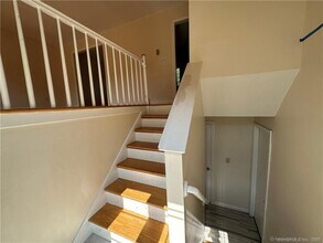 30 Cavasin Dr in East Lyme, CT - Building Photo - Building Photo