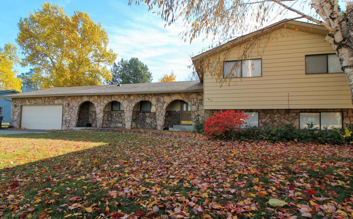 411 Snyder St in Richland, WA - Foto de edificio