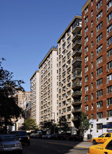 425 E 79th St in New York, NY - Building Photo - Building Photo