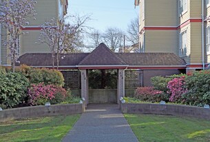 Willow Springs in Vancouver, BC - Building Photo