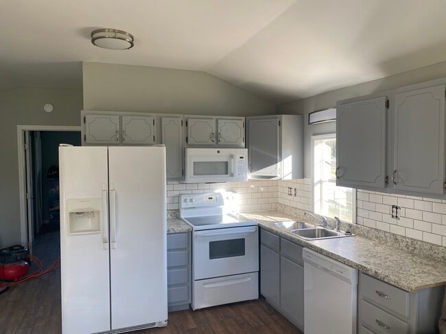 1201 Sanders Rd in Jasper, AL - Building Photo - Building Photo