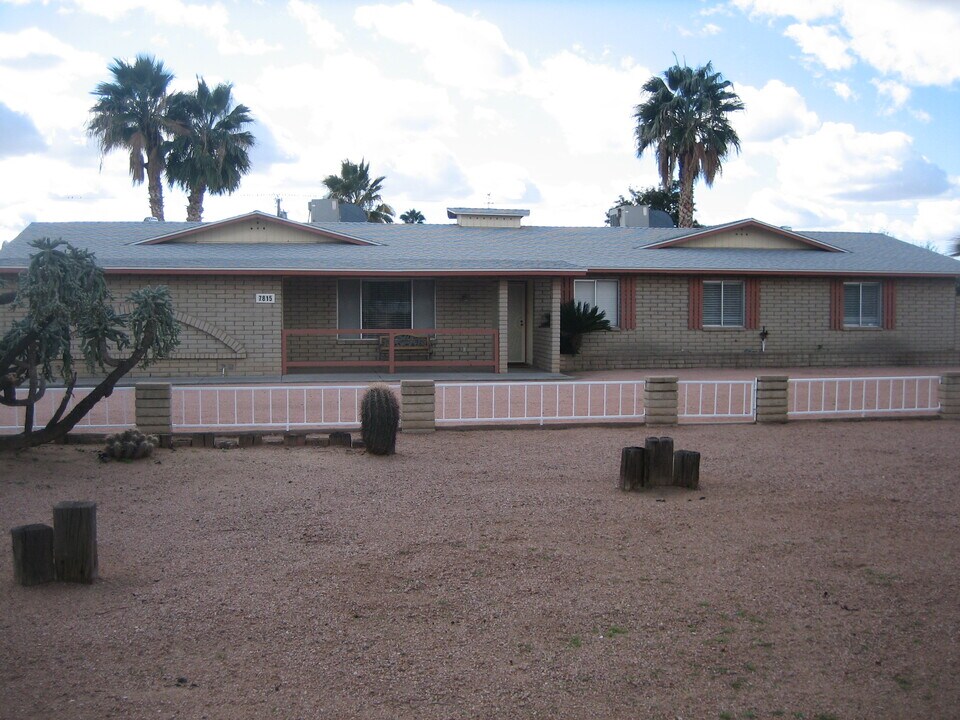 7815 E Thunderbird Rd in Scottsdale, AZ - Foto de edificio