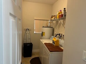 2933 SW 38th Ave in Miami, FL - Building Photo - Building Photo