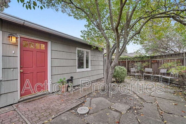 3471 South Ct in Palo Alto, CA - Building Photo - Building Photo