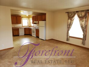 740 S 4th St in Glenrock, WY - Building Photo - Building Photo