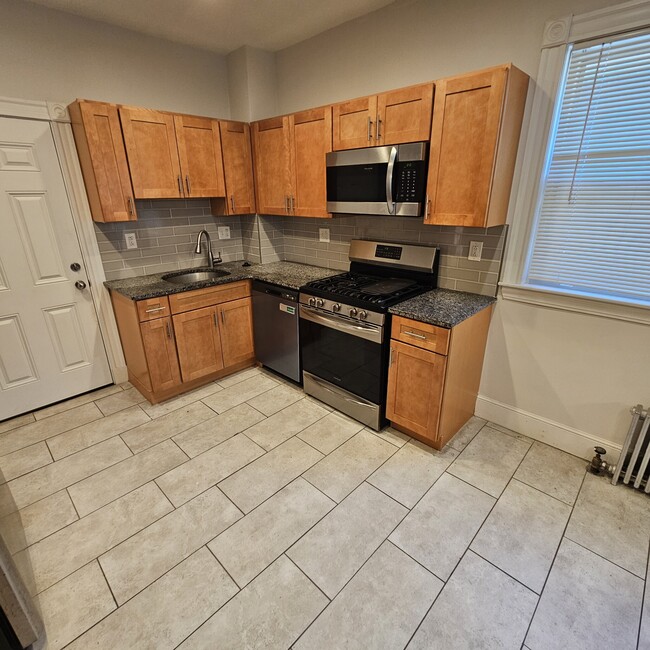 384 Washington St, Unit 1