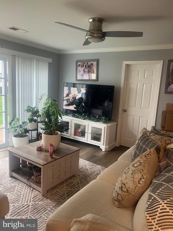 1113 Huntmaster Terrace NE in Leesburg, VA - Building Photo - Building Photo