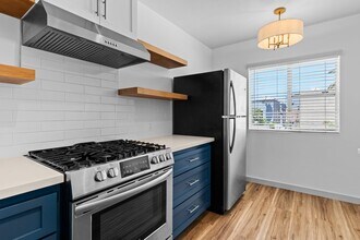 936 Cedar Ave, Unit 09 in Long Beach, CA - Building Photo - Building Photo