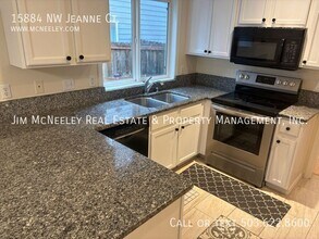 15884 NW Jeanne Ct in Beaverton, OR - Building Photo - Building Photo