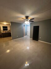 4641 Myrtle Ln, Unit 4641 Myrtle ln in West Palm Beach, FL - Foto de edificio - Building Photo