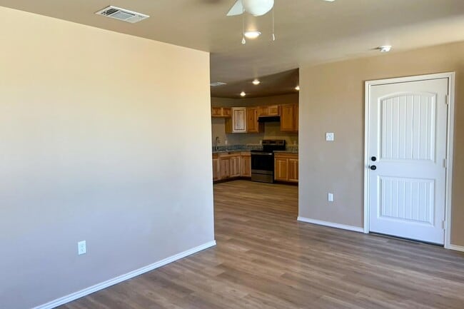 2928 E Cornell St in Lubbock, TX - Building Photo - Building Photo