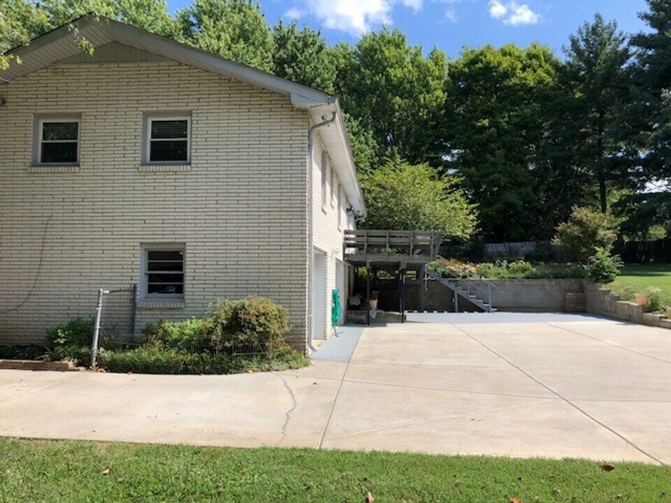23 Shoshone Ct in Old Hickory, TN - Foto de edificio