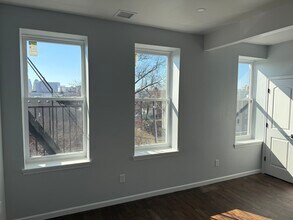 14 Gouverneur St, Unit 9 in Newark, NJ - Building Photo - Building Photo