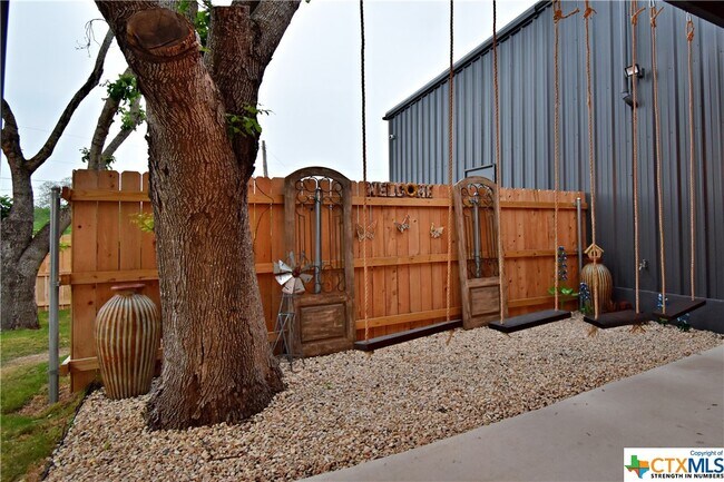 property at 1508 TX-46