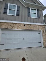 7490 Knoll Hollow Rd in Lithonia, GA - Building Photo