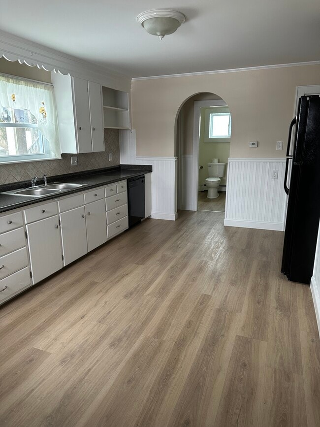 8 Walnut St, Unit First Floor