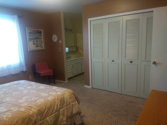 4824 Lakeview Cir in Colorado City, CO - Building Photo - Building Photo