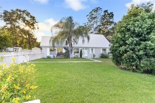 546 NE 43rd Ct in Ocala, FL - Building Photo