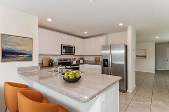 2933 Great Abaco Way in Bradenton, FL - Building Photo - Building Photo