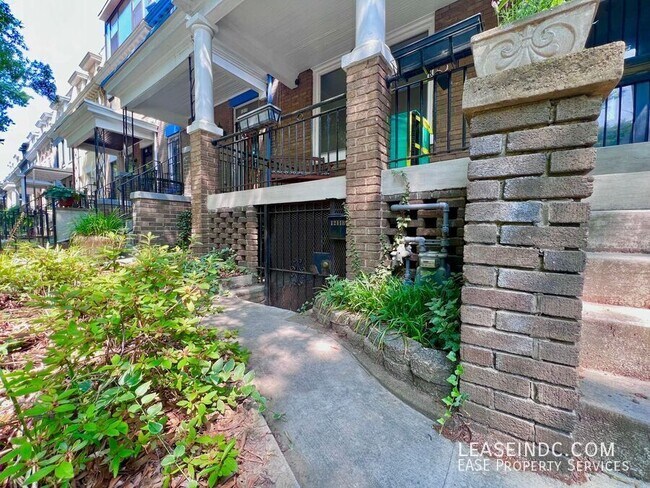 1211 Park Rd NW in Washington, DC - Building Photo - Building Photo