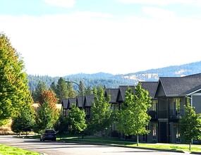 Riverside at Coyote Rock in Spokane Valley, WA - Building Photo - Building Photo